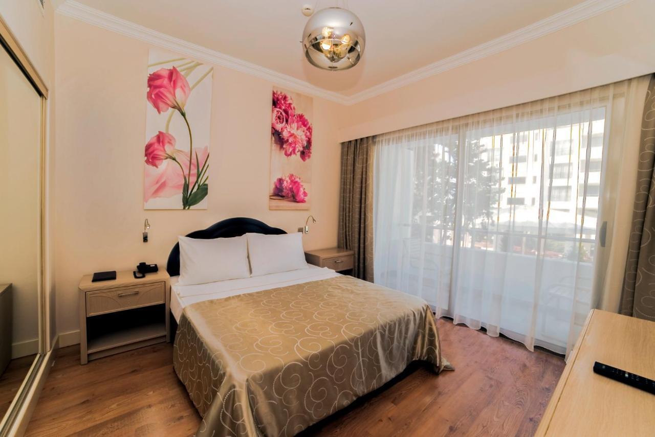 Jasmine Court Hotel & Casino Girne Buitenkant foto